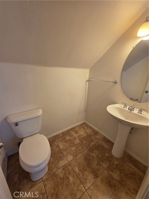 Detail Gallery Image 13 of 25 For 2035 E Harvard Privado, Ontario,  CA 91764 - 3 Beds | 2/1 Baths