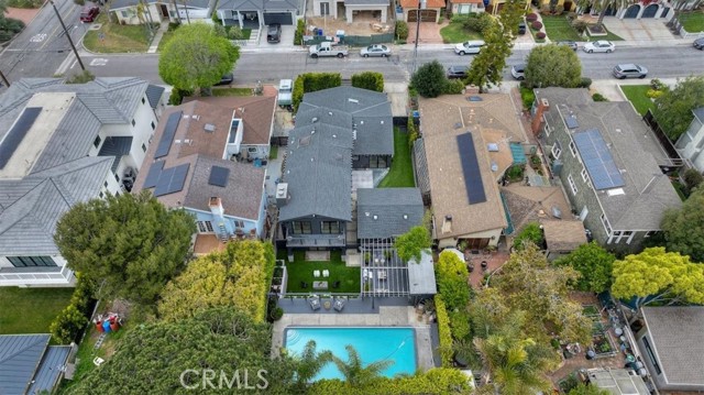 1012 10th Street, Manhattan Beach CA: https://media.crmls.org/medias/e6a5cda9-cfb2-4e0f-920a-2829891f8fcf.jpg