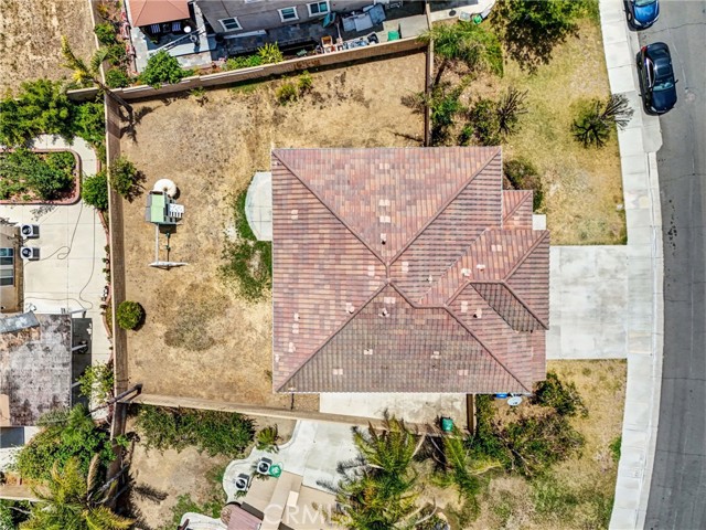 6556 Wells Springs Street, Eastvale CA: https://media.crmls.org/medias/e6a6b7ca-a9c5-42f1-a61f-c989e68fa1e6.jpg
