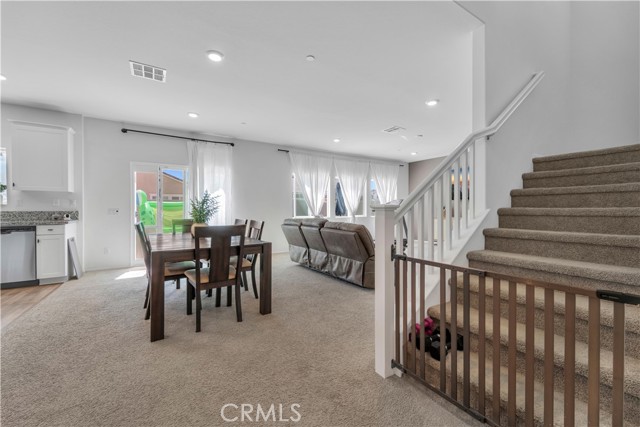 4422 Jade Court, Lancaster CA: https://media.crmls.org/medias/e6a7390d-8da3-4002-89b2-3830c24d63b4.jpg