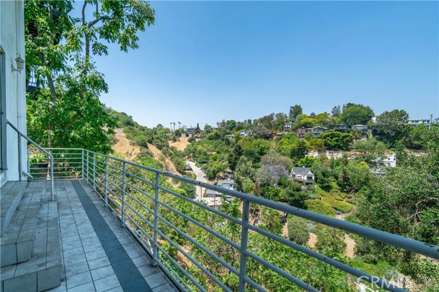 728 Quail Drive, Los Angeles CA: https://media.crmls.org/medias/e6a79291-11d6-4a4d-885e-91fa314af43b.jpg