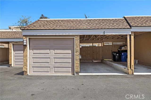 4 Riptide Court, Newport Beach CA: https://media.crmls.org/medias/e6a8aa07-f8a0-4e82-adb6-f59fcbe0b304.jpg