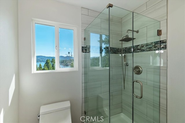 Detail Gallery Image 31 of 58 For 27565 North Bay Rd, Lake Arrowhead,  CA 92352 - 4 Beds | 4 Baths