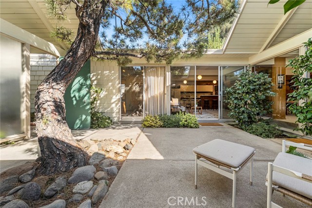 Detail Gallery Image 5 of 56 For 1074 N Granada, Orange,  CA 92869 - 5 Beds | 2 Baths