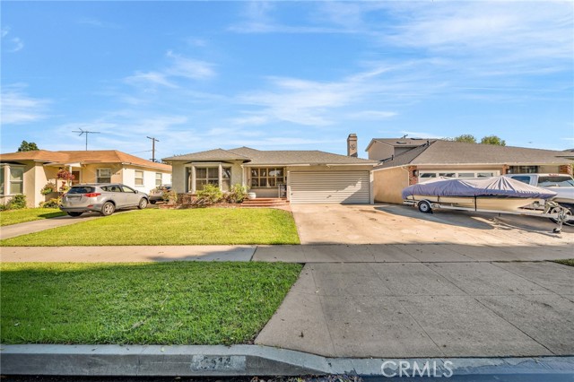 5514 Bellflower Blvd, Lakewood CA: https://media.crmls.org/medias/e6aa287f-7960-44fe-b7fc-4cc393208c95.jpg