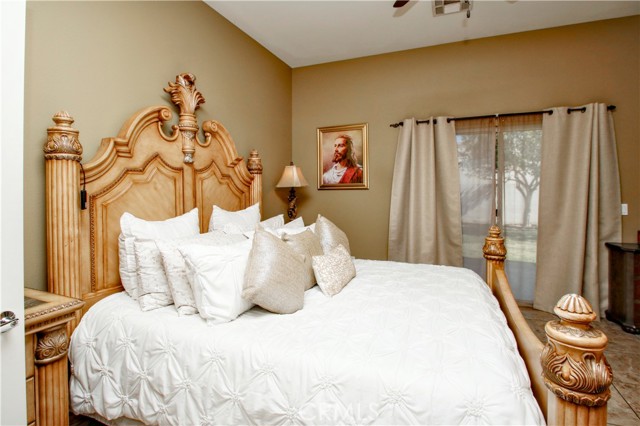 Detail Gallery Image 24 of 52 For 31540 Avenida Del Padre, Cathedral City,  CA 92234 - 4 Beds | 2/1 Baths