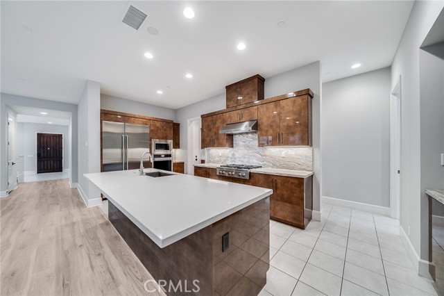 Detail Gallery Image 13 of 45 For 212 Parkwood, Irvine,  CA 92620 - 4 Beds | 4/1 Baths