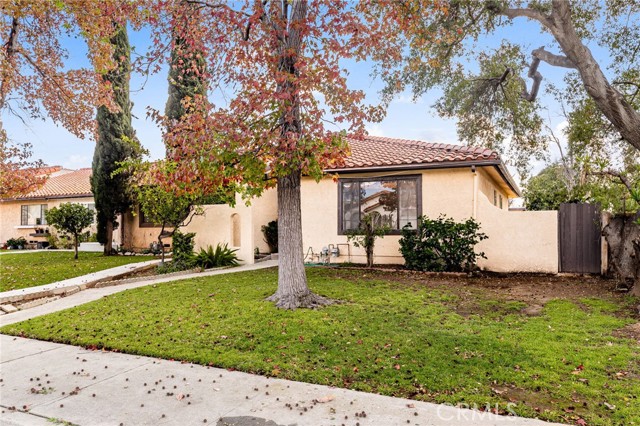 Detail Gallery Image 4 of 29 For 2066 Walnut, La Verne,  CA 91750 - 2 Beds | 1 Baths