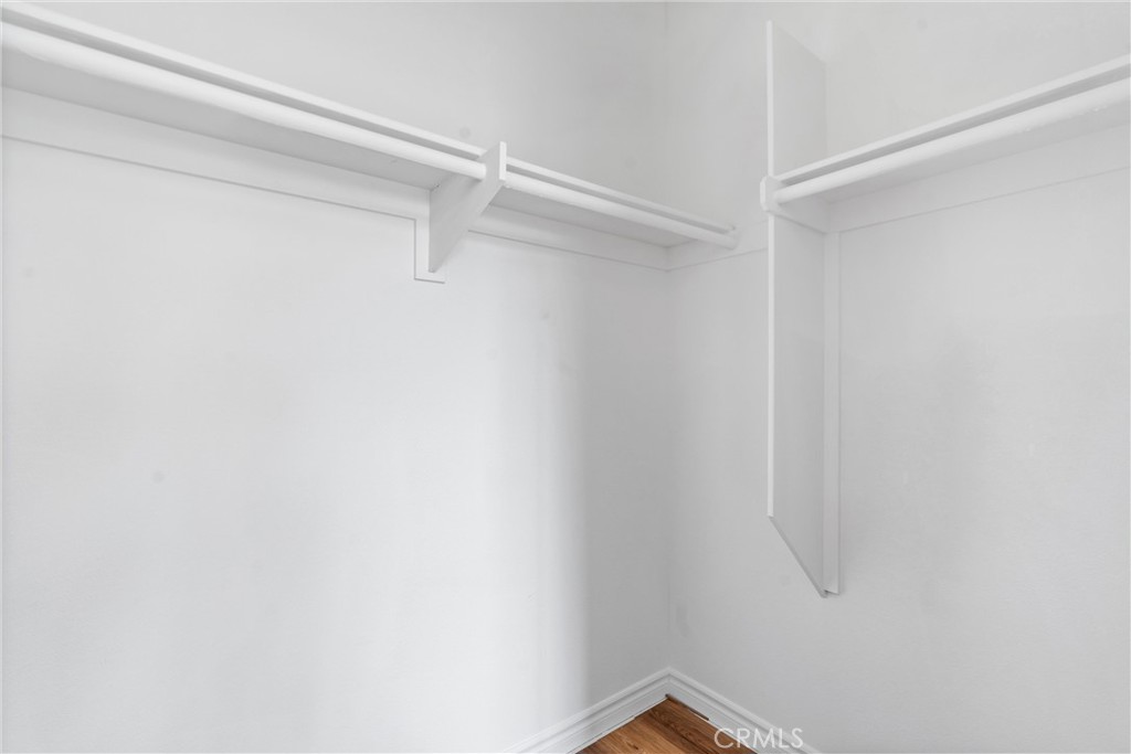 https://media.crmls.org/medias/e6ad0f0b-9d8e-4ecf-90c8-5d510ba9c3e1.jpg?preset=X-Large