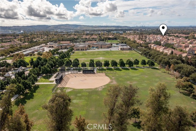 81 Strawberry, Irvine CA: https://media.crmls.org/medias/e6ad2d38-9aaf-45de-9b99-6bf0e201f9d0.jpg