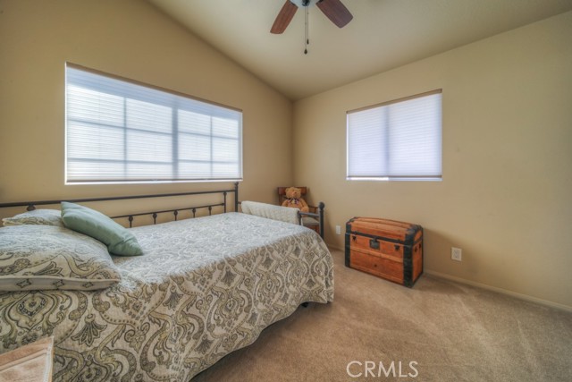 Image 39 of 75 For 25220 Corte Sur