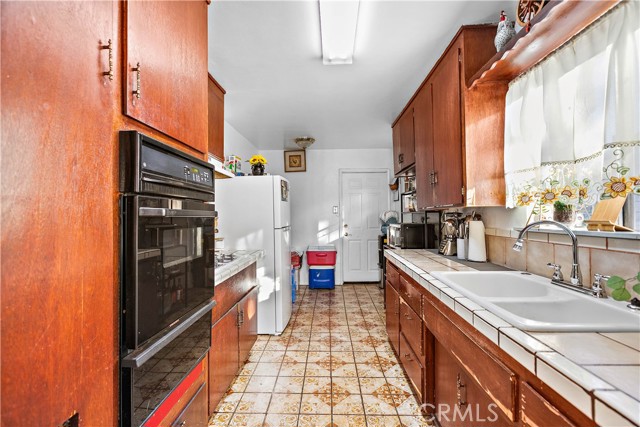 Detail Gallery Image 7 of 23 For 1820 Marine St, Santa Ana,  CA 92704 - 3 Beds | 1/1 Baths