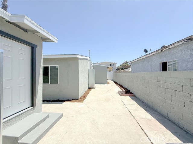 518 N Wilmington Avenue, Compton CA: https://media.crmls.org/medias/e6ade818-ec38-40c1-8b8e-43b575aef61c.jpg