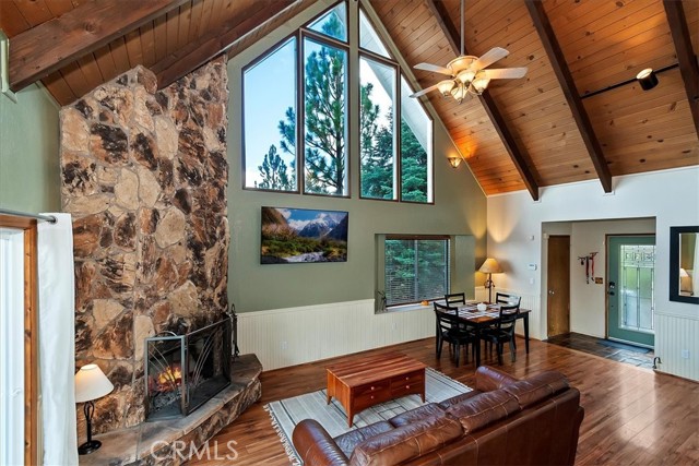 Detail Gallery Image 12 of 36 For 26822 Huron, Lake Arrowhead,  CA 92352 - 3 Beds | 3/1 Baths