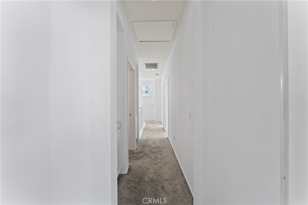 https://media.crmls.org/medias/e6ae261c-1234-4c4b-84d8-17d131f2b911.jpg?preset=X-Large