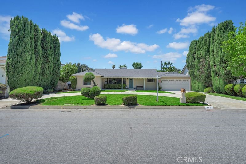2221 S 4th Ave