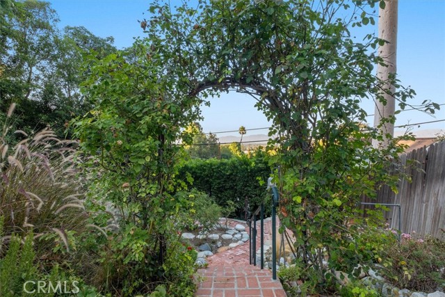 Detail Gallery Image 35 of 48 For 4040 Murietta Ave, Sherman Oaks,  CA 91423 - 3 Beds | 3 Baths