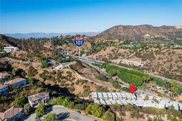 Detail Gallery Image 5 of 54 For 6745 Gill Way, Los Angeles,  CA 90068 - 3 Beds | 3/1 Baths