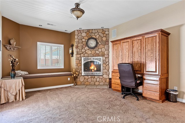 919 Venus Way, Crestline, CA 92325