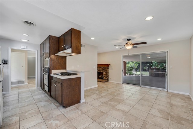 5347 E Bergh Drive, Anaheim Hills CA: https://media.crmls.org/medias/e6af166b-5b2c-4dce-92ba-85145a0e46ba.jpg