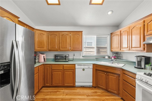 27828 Spyglass Lane, Canyon Country CA: https://media.crmls.org/medias/e6af49e1-f2b6-45c2-98d6-e1baf08c42f4.jpg