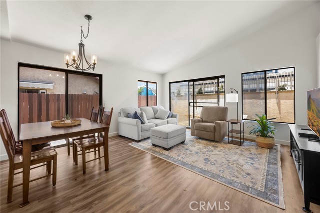 2373 Weatherwood Rd., Corona CA: https://media.crmls.org/medias/e6b08416-0247-468c-8a18-4ea16acb2a02.jpg
