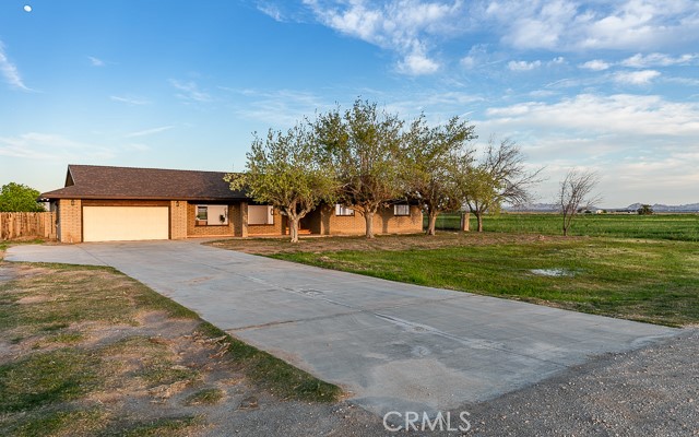 Detail Gallery Image 1 of 66 For 17406 S Defrain Bld, Blythe,  CA 92225 - 5 Beds | 3 Baths