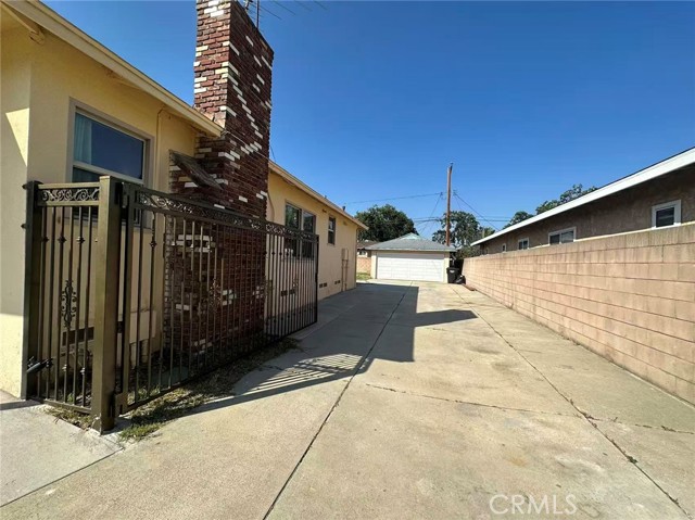 2323 West Cedarwood photo 9