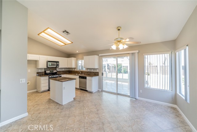Detail Gallery Image 8 of 19 For 1870 S Jasmin Ct, Loma Linda,  CA 92354 - 4 Beds | 2 Baths