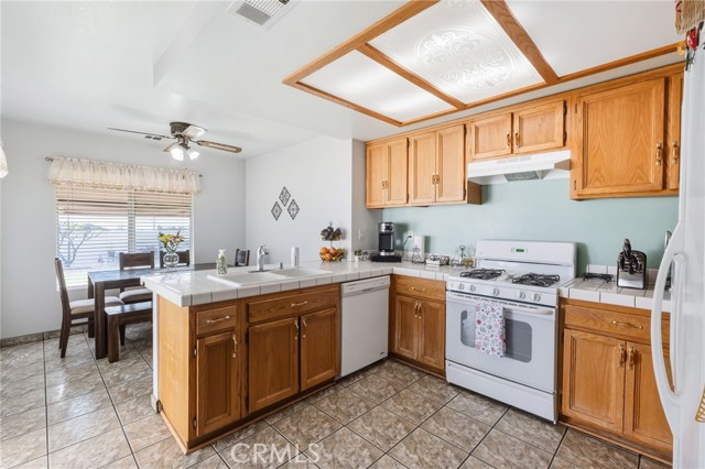 Detail Gallery Image 5 of 26 For 815 Georgiana Ct, Perris,  CA 92570 - 3 Beds | 2 Baths