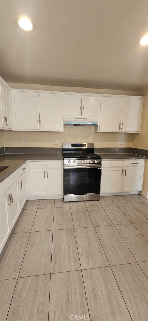 Detail Gallery Image 18 of 21 For 1633 1/2 E 85th St, Los Angeles,  CA 90001 - 5 Beds | 3 Baths