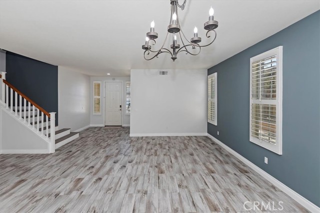 8433 Lindenhurst Street, Riverside CA: https://media.crmls.org/medias/e6b4a9a0-c802-4229-9f0e-dcaf30480134.jpg