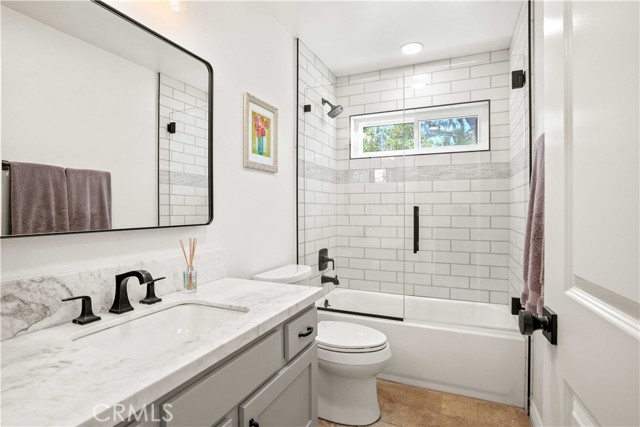 319 Cheerful Court, Simi Valley CA: https://media.crmls.org/medias/e6b5e014-808e-411b-b2a3-224fbb573fea.jpg