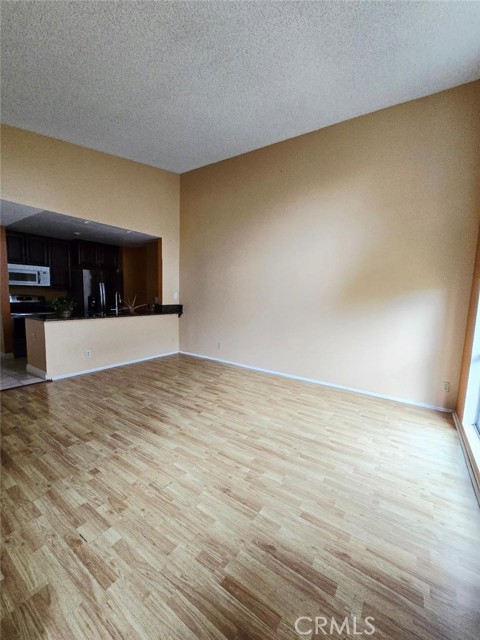 Detail Gallery Image 5 of 12 For 832 Coriander Drive #E,  Torrance,  CA 90502 - 1 Beds | 1 Baths