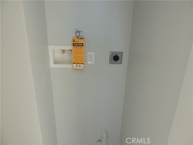 Detail Gallery Image 10 of 16 For 22735 Del Valle St #9,  Woodland Hills,  CA 91364 - 3 Beds | 2 Baths