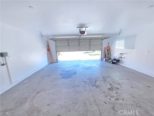355 S Inez, Hemet CA: https://media.crmls.org/medias/e6b7d5bc-a16a-4456-952f-ef266dffd01b.jpg