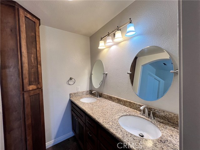 Detail Gallery Image 12 of 22 For 4282 Shetland Ln, Jurupa Valley,  CA 92509 - 4 Beds | 2 Baths