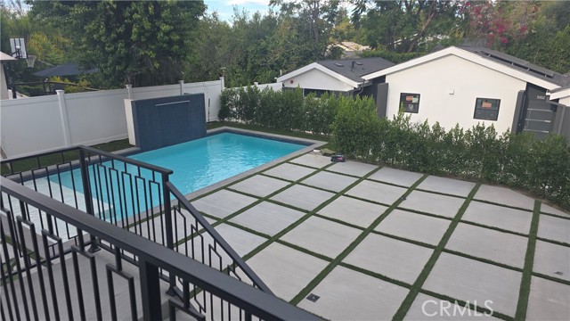 5100 Fallbrook photo 7