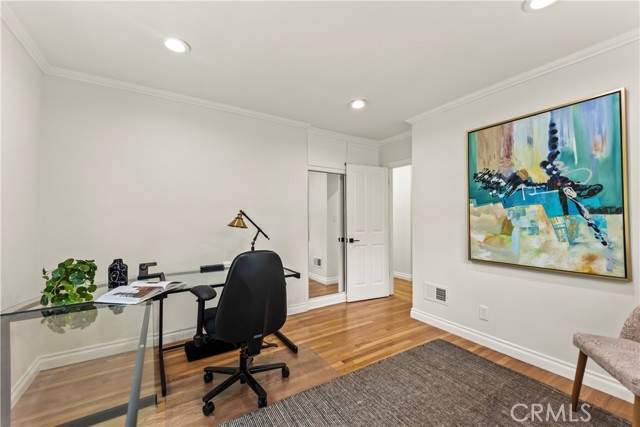 Detail Gallery Image 34 of 43 For 4428 Saugus Ave, Sherman Oaks,  CA 91403 - 4 Beds | 4 Baths