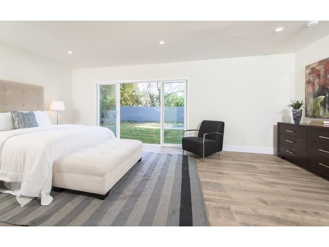 15672 Castlewoods Drive, Sherman Oaks CA: https://media.crmls.org/medias/e6bacb72-d477-493b-879a-452f3ec713f3.jpg