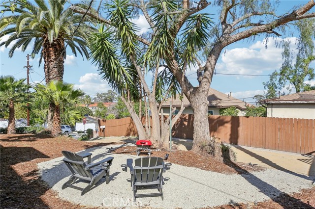 811 W Oliver Street, San Pedro CA: https://media.crmls.org/medias/e6bb2bf3-1671-473e-9815-7876a9041445.jpg