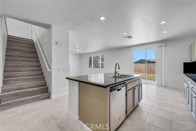 24821 Melrose Drive, Romoland CA: https://media.crmls.org/medias/e6bb42cc-d244-41bb-a8f5-cbc4a59573d6.jpg