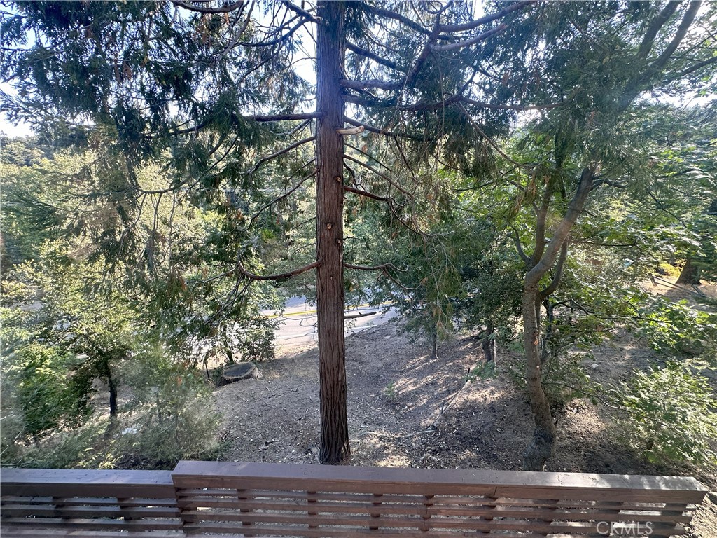 https://media.crmls.org/medias/e6bc1078-e824-4615-9987-03874d7f416d.jpg?preset=X-Large