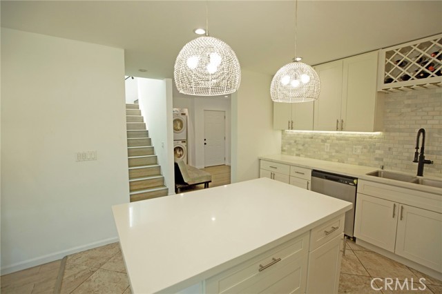 Detail Gallery Image 9 of 21 For 8322 Vista Del Rosa St, Downey,  CA 90240 - 5 Beds | 3 Baths