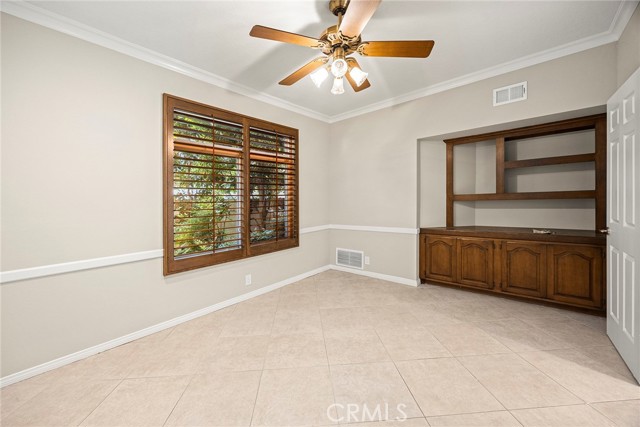 45 Colonial, Irvine CA: https://media.crmls.org/medias/e6bdab64-11ad-4872-b781-d3c469341898.jpg