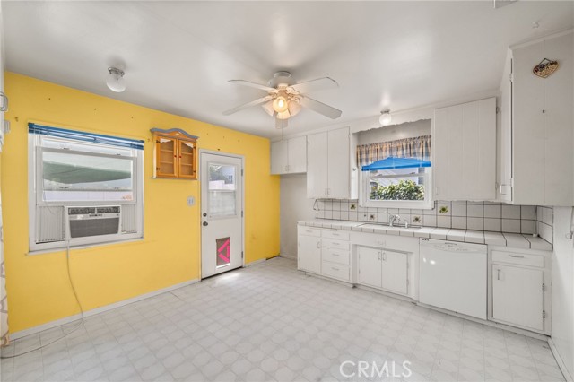 Detail Gallery Image 8 of 31 For 11008 Quill Ave, Sunland,  CA 91040 - 4 Beds | 2 Baths