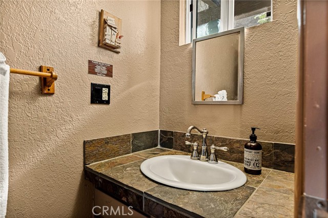 Detail Gallery Image 27 of 30 For 1256 Grass Valley, Lake Arrowhead,  CA 92352 - 3 Beds | 2 Baths