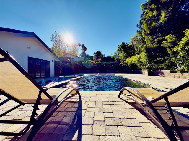 20301 Reaza Place, Woodland Hills CA: https://media.crmls.org/medias/e6bf4869-3c60-45f4-921c-96eab1f20920.jpg
