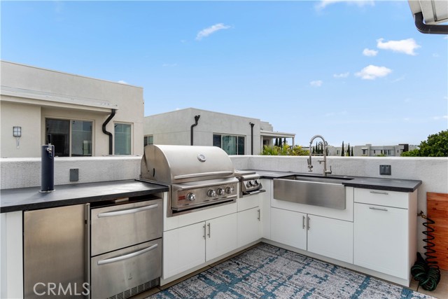 Detail Gallery Image 8 of 50 For 5533 Palm Dr, Hawthorne,  CA 90250 - 4 Beds | 3 Baths