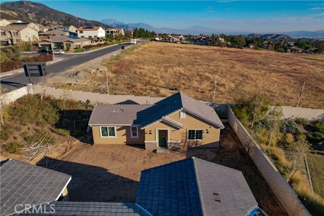 Detail Gallery Image 6 of 13 For 6925 N. Curtis Lane, San Bernardino,  CA 92407 - 5 Beds | 3/1 Baths